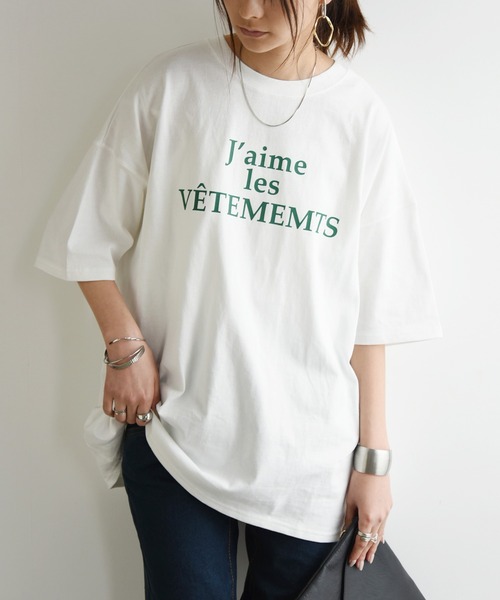 and it_(アンドイット)の「メッセージロゴオーバーTシャツ(Tシャツ/カットソー・レディース・ホワイト×ブラック/ホワイト×グリーン/ホワイト×レッド/ブラック・M)」の2枚目の写真
