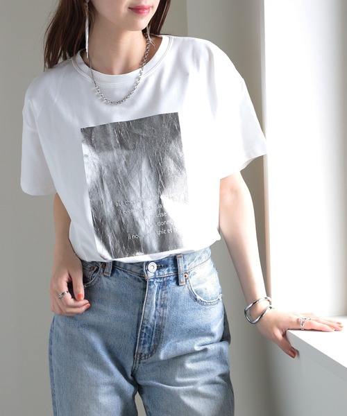 MAISON BREEZE（メゾンブリーズ）の「【MAISON BREEZE】箔プリント Tシャツ 224-561-2861 DTK（Tシャツ/カットソー・レディース・ホワイト/チャコールグレー・FREE）」の4枚目の写真