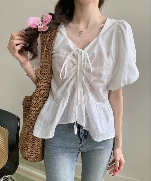 gossip！ロサンゼルス（ゴシップロサンゼルス）の「【新色追加】 リボンリンクルフリルフレア半袖ブラウス Y2K（シャツ/ブラウス・レディース・オフホワイト/ブルー/ブラック・FREE）」の2枚目の写真