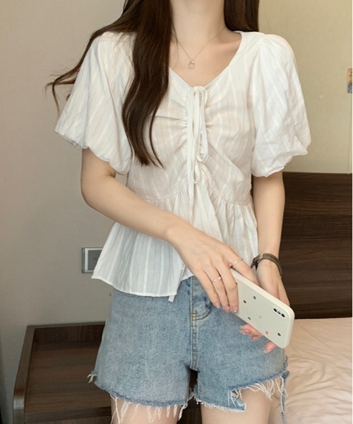 gossip！ロサンゼルス（ゴシップロサンゼルス）の「【新色追加】 リボンリンクルフリルフレア半袖ブラウス Y2K（シャツ/ブラウス・レディース・オフホワイト/ブルー/ブラック・FREE）」の7枚目の写真