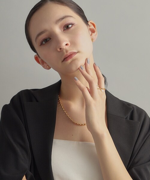 COCOSHNIK ONKITSCH(ココシュニックオンキッチュ)の「シルバー ペアシェイプ スタッドピアス GP(ピアス(両耳用)・レディース・ゴールド・00)」の8枚目の写真