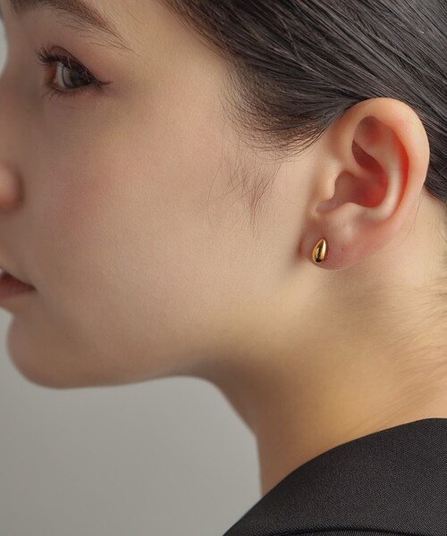 COCOSHNIK ONKITSCH(ココシュニックオンキッチュ)の「シルバー ペアシェイプ スタッドピアス GP(ピアス(両耳用)・レディース・ゴールド・00)」の11枚目の写真