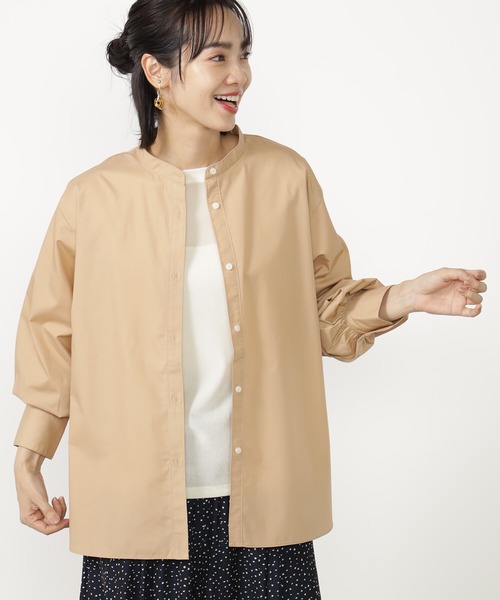 FOUND GOOD（ファウンドグッド）の「UVソデギャザーシャツLS（シャツ/ブラウス・レディース・ベージュ/ブルー系5/ホワイト系5・L/M/S）」の2枚目の写真