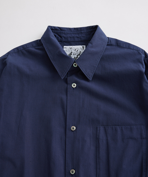 ADAM ET ROPE'(アダムエロペ)の「ガーメントダイ オーバーサイズ レギュラーカラー シャツ / ロングシーズン着用可能(シャツ/ブラウス・メンズ・ネイビー/ライトグレー/ベージュ系その他・L/M)」の4枚目の写真