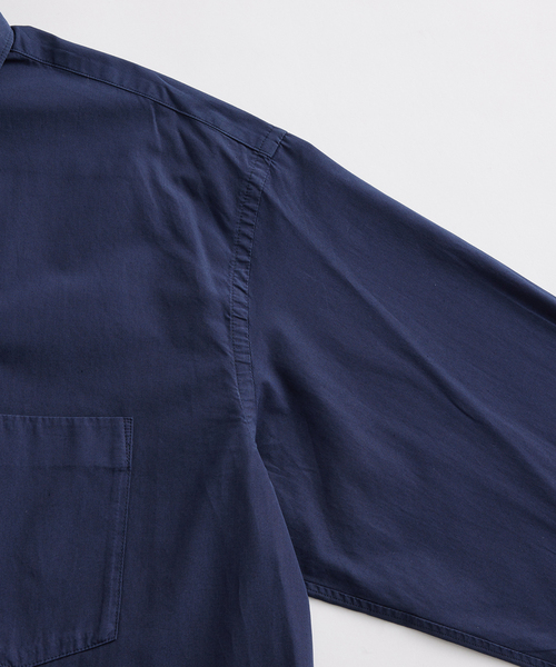 ADAM ET ROPE'(アダムエロペ)の「ガーメントダイ オーバーサイズ レギュラーカラー シャツ / ロングシーズン着用可能(シャツ/ブラウス・メンズ・ネイビー/ライトグレー/ベージュ系その他・L/M)」の6枚目の写真