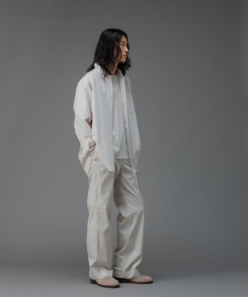 ADAM ET ROPE'(アダムエロペ)の「ガーメントダイ オーバーサイズ レギュラーカラー シャツ / ロングシーズン着用可能(シャツ/ブラウス・メンズ・ネイビー/ライトグレー/ベージュ系その他・L/M)」の16枚目の写真