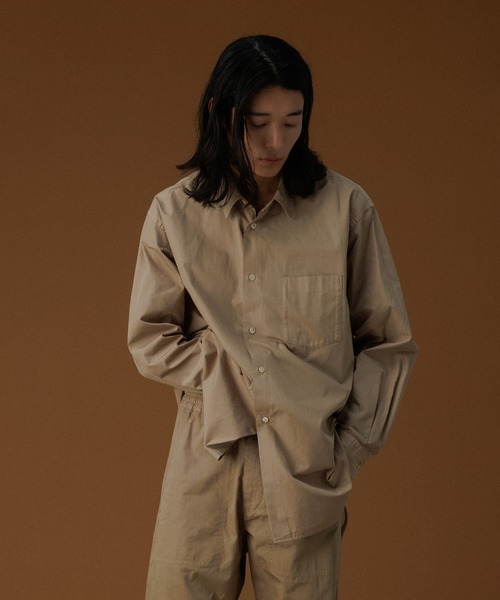 ADAM ET ROPE'(アダムエロペ)の「ガーメントダイ オーバーサイズ レギュラーカラー シャツ / ロングシーズン着用可能(シャツ/ブラウス・メンズ・ネイビー/ライトグレー/ベージュ系その他・L/M)」の18枚目の写真