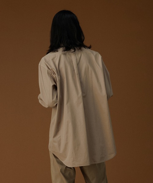ADAM ET ROPE'(アダムエロペ)の「ガーメントダイ オーバーサイズ レギュラーカラー シャツ / ロングシーズン着用可能(シャツ/ブラウス・メンズ・ネイビー/ライトグレー/ベージュ系その他・L/M)」の20枚目の写真