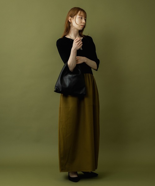 ROSIEE(ロージー)の「ROSIEE 異素材ドッキングコクーンワンピース(ワンピース・レディース・グレイッシュベージュ/カーキ・FREE)」の4枚目の写真