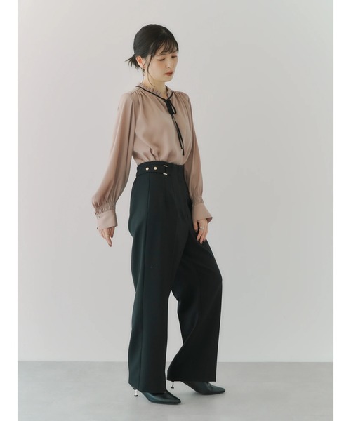 YECCA VECCA（イェッカヴェッカ）の「スタンドタックカラーリボンブラウス（シャツ/ブラウス・レディース・アイボリー/ネイビー/ベージュ・FREE）」の20枚目の写真