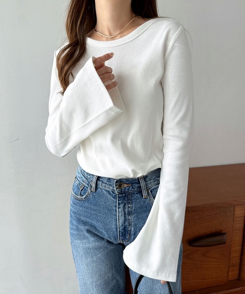andme（アンドミー）の「テレコリブバックオープンフレアスリーブトップス（Tシャツ/カットソー・レディース・ブラック/オフホワイト/杢グレー/チャコールグレー/キャメル・M/L）」の6枚目の写真