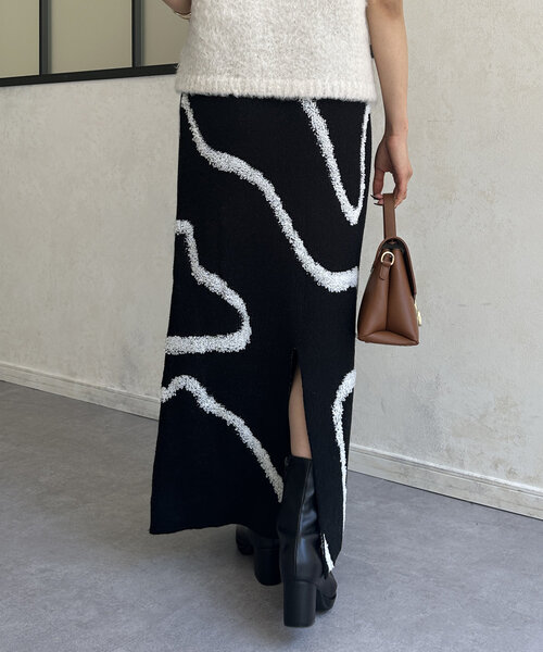 Thevon(ゼボン)の「ラインジャガードニットナロースカート(スカート・レディース・ブラック/アイボリー/グレー・FREE)」の17枚目の写真
