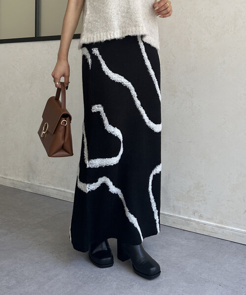 Thevon(ゼボン)の「ラインジャガードニットナロースカート(スカート・レディース・ブラック/アイボリー/グレー・FREE)」の18枚目の写真