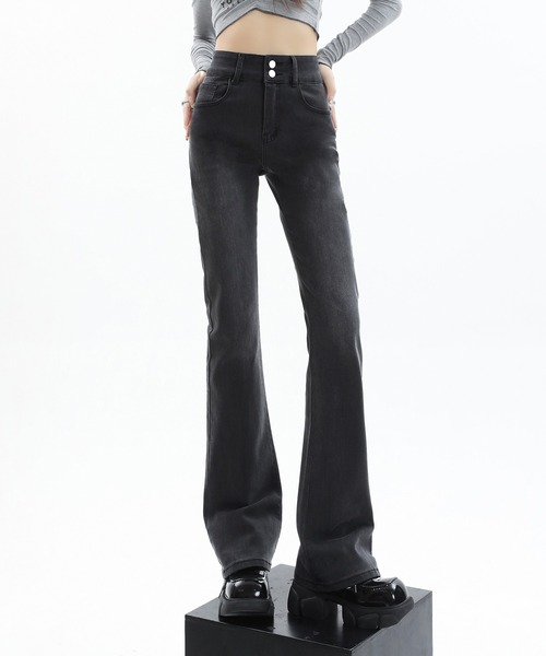 aimoha（アイモハ）の「【Aimoha】スリムフィットマイクロフレアジーンズ（デニムパンツ・レディース・グレー/ブラック・SMALL/LARGE/MEDIUM）」の3枚目の写真