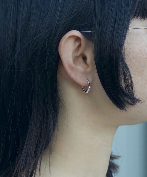 whoseA(フーシー)の「【Silver925】Bumpy pierce/ バンピー フープピアス(ピアス(両耳用)・メンズ・シルバー・FREE)」の2枚目の写真