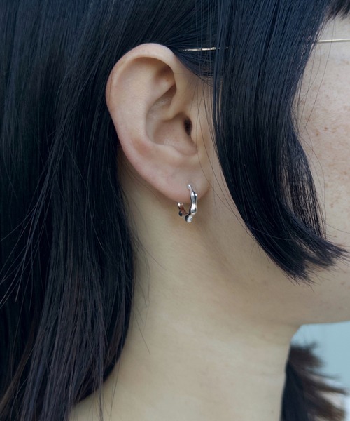 whoseA(フーシー)の「【Silver925】Bumpy pierce/ バンピー フープピアス(ピアス(両耳用)・メンズ・シルバー・FREE)」の3枚目の写真