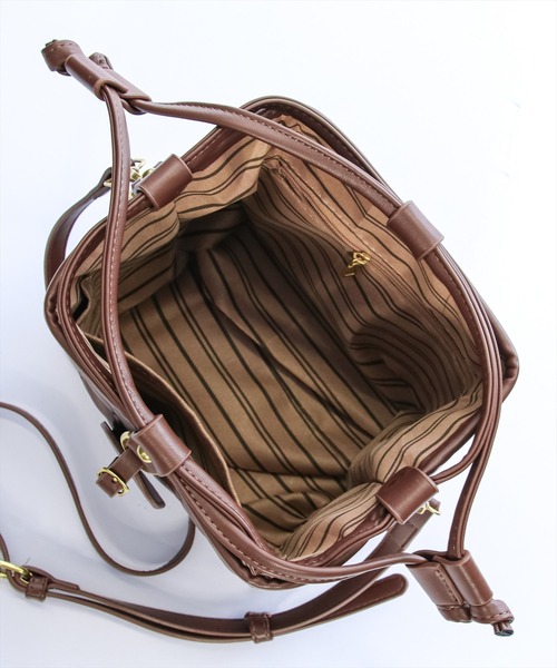 clear（クリア）の「キルティングステッチショルダーバッグ [オールシーズン デイリー カジュアル 着回し抜群]≪2024AW新作≫（ショルダーバッグ・レディース・ブラック/ブラウン・F）」の5枚目の写真