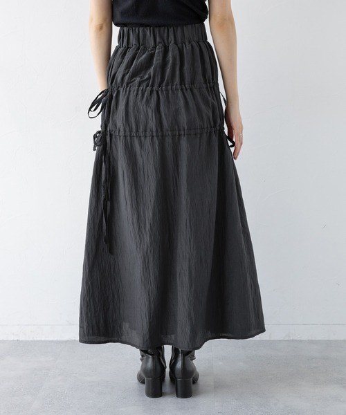 RAGEBLUE（レイジブルー）の「リボンティアード/ワッシャーサテンフレアスカート（スカート・レディース・ブラック/オフホワイト・FREE）」の17枚目の写真