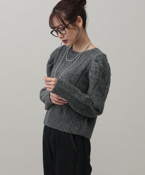 GLOBAL WORK(グローバルワーク)の「MATINEE LINE/ブークレケーブルニット/149911(ニット/セーター・レディース・チャコールグレー/グレイッシュベージュ/ブラウン・MEDIUM/LARGE)」の8枚目の写真