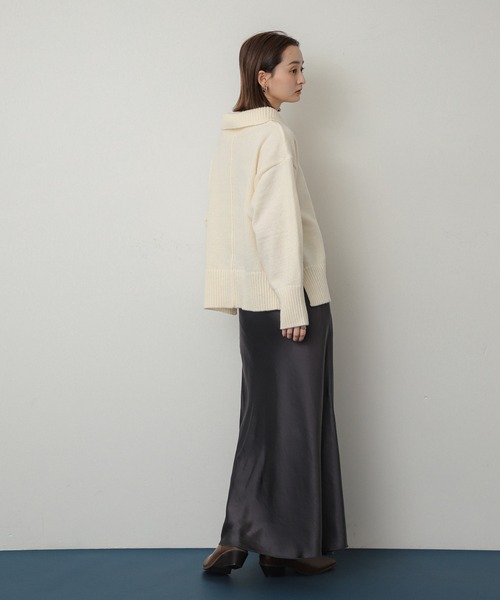 SENSE OF PLACE by URBAN RESEARCH（センスオブプレイスバイアーバンリサーチ）の「『WEB/一部店舗限定カラー』2WAYタートルネックルーズセーター（ニット/セーター・レディース・ブルー/オフホワイト/ブラック/ホワイト系その他/レッド/グレー・ONE）」の17枚目の写真