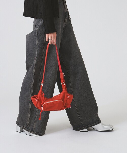 Ray BEAMS(レイビームス)の「【別注】CONTROL FREAK / ダウニー ショルダー バッグ(トートバッグ・レディース・グレー/レッド/ブラック・ONE SIZE)」の3枚目の写真