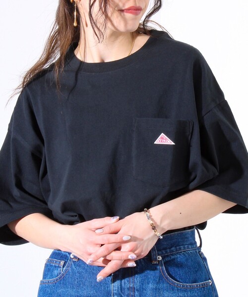KELTY(ケルティ)の「【KELTY×GLOSTER】別注ワンポイント ポケットTシャツ ワンポイントワッペン(Tシャツ/カットソー・メンズ・ホワイト/チャコールグレー/アッシュグレー/ブラック・S/M/L)」の1枚目の写真