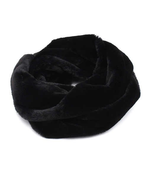 earth music&ecology(アースミュージックアンドエコロジー)の「フェイクファースヌード(ストール/ショール・レディース・アイボリー/ブラック/キャメル・FREE)」の9枚目の写真