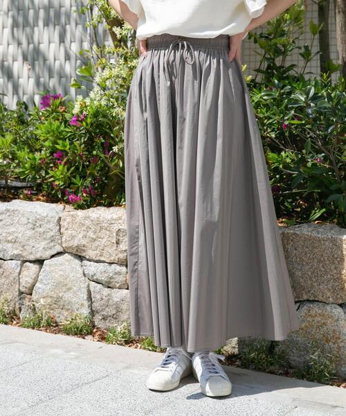 ITEMS URBANRESEARCH（アイテムズ アーバンリサーチ）の「ウエストギャザースカート（スカート・レディース・ブラック/グレー系その他/ホワイト系その他・FREE）」の22枚目の写真
