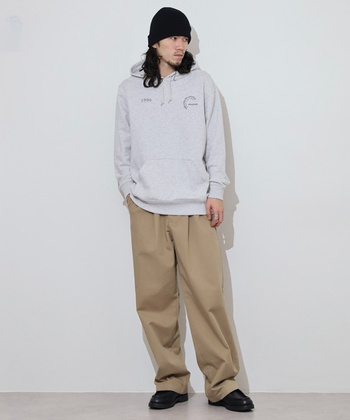 MODISH GAZE(モディシュガゼ)の「MODISH GAZE カップルイラスト裏毛フーディ(ATHLEISURE)(パーカー・メンズ・グリーン/オートミール/ネイビー/杢グレー/ブラック・M/L)」の22枚目の写真