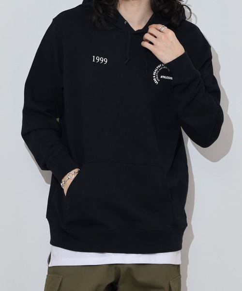MODISH GAZE(モディシュガゼ)の「MODISH GAZE カップルイラスト裏毛フーディ(ATHLEISURE)(パーカー・メンズ・グリーン/オートミール/ネイビー/杢グレー/ブラック・M/L)」の7枚目の写真