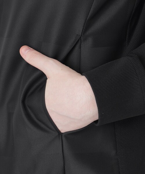 BLACK LABEL CRESTBRIDGE（ブラックレーベル・クレストブリッジ）の「シャドーチェックコンビニットブルゾン（ブルゾン・メンズ・ブラック/ホワイト系その他・L/XL/M）」の5枚目の写真