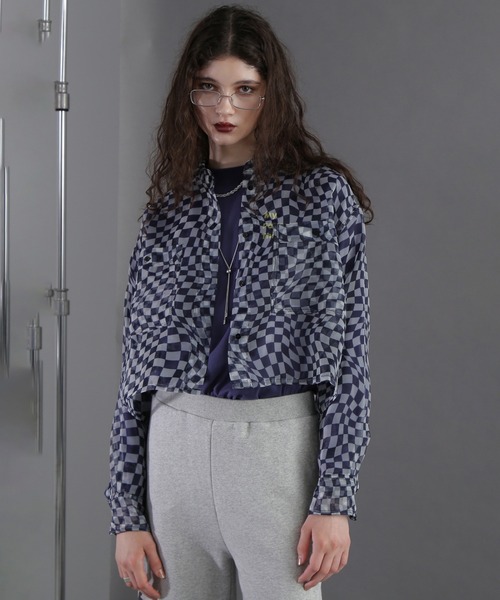 ROSE BUD（ローズバッド）の「(CREOLME)シアープリントシャツ（シャツ/ブラウス・レディース・ネイビー/ブラウン・ONE SIZE）」の2枚目の写真