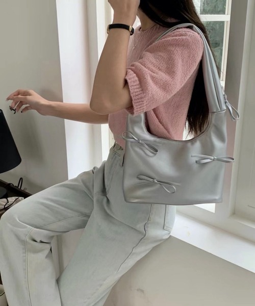 Jewelobe(ジュエローブ)の「シンセティックレザーリボンミニバッグ(ハンドバッグ・レディース・ブラック/アイボリー/シルバー/ピンク・FREE)」の12枚目の写真