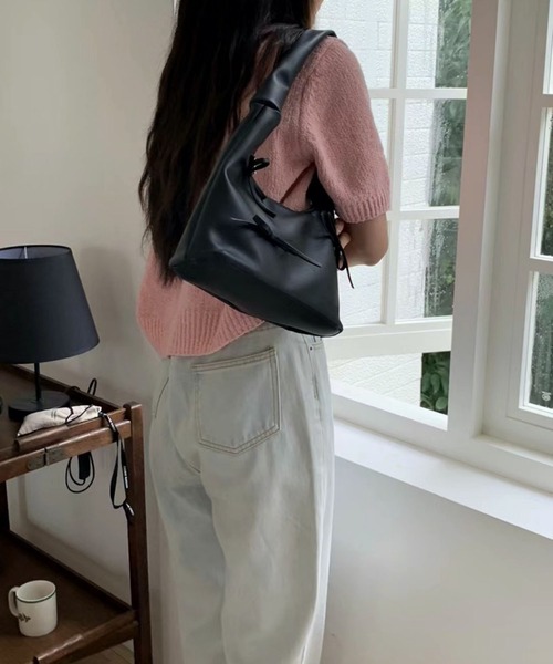 Jewelobe(ジュエローブ)の「シンセティックレザーリボンミニバッグ(ハンドバッグ・レディース・ブラック/アイボリー/シルバー/ピンク・FREE)」の14枚目の写真