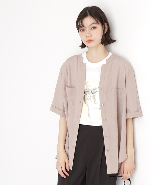 THE SHOP TK （ザ ショップ ティーケー ）の「ダブルポケット5分袖シャツ【体型カバー/洗濯機OK】（シャツ/ブラウス・レディース・グリーン系/ベージュ/ネイビー/アイボリー・12/13）」の2枚目の写真