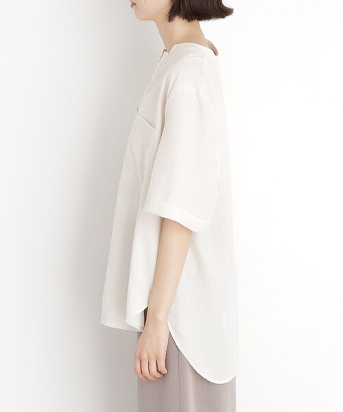 THE SHOP TK （ザ ショップ ティーケー ）の「ダブルポケット5分袖シャツ【体型カバー/洗濯機OK】（シャツ/ブラウス・レディース・グリーン系/ベージュ/ネイビー/アイボリー・12/13）」の8枚目の写真