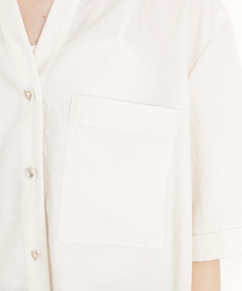 THE SHOP TK （ザ ショップ ティーケー ）の「ダブルポケット5分袖シャツ【体型カバー/洗濯機OK】（シャツ/ブラウス・レディース・グリーン系/ベージュ/ネイビー/アイボリー・12/13）」の11枚目の写真