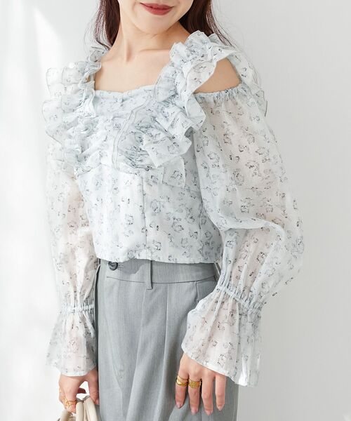 MAJESTIC LEGON（マジェスティックレゴン）の「オープンショルダーフリルブラウス（シャツ/ブラウス・レディース・ブルー系その他2/グレー系その他/ピンク系その他2・MEDIUM）」の22枚目の写真