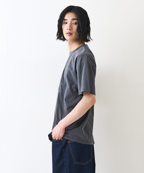 sanrio(サンリオ)の「【サンリオキャラクターズ 】クロミ オリジナルデザイン パウダーブリーチ加工 Tシャツ ジェリー タフィー ドロップショルダー ビッグシルエット ヴィンテージライク 古着ライク ユニセックス(Tシャツ/カットソー・メンズ・ブラック/スモークピンク・X-LARGE/LARGE/MEDIUM)」の14枚目の写真