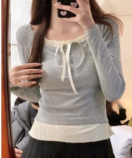 NANEA(ナネア)の「カップ付き レイヤード風フロントリボントップス(Tシャツ/カットソー・レディース・グレー/ブラック/ホワイト/アイボリー/ブルー・フリー)」の4枚目の写真