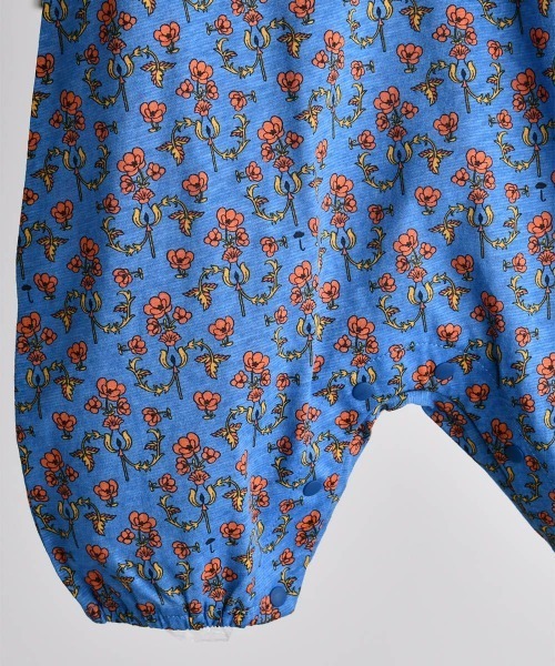 moimoln(モイモルン)の「【2点セット】ブルーフラワーカバーオール(ロンパース・キッズ・ブルー・70cm/80cm/90cm)」の2枚目の写真