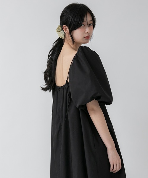 HEILIS（ヘイリス）の「【Hideka Original】3WAYオフショルダーワンピース/ブラック ホワイト 肌見せ キャミワンピース キャミソール ロング シンプル オケージョン 結婚式 韓国 ロングワンピース パフスリーブ  夏服 春服（ワンピース・レディース・ブラック/オフホワイト・FREE）」の15枚目の写真