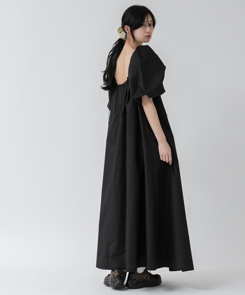 HEILIS（ヘイリス）の「【Hideka Original】3WAYオフショルダーワンピース/ブラック ホワイト 肌見せ キャミワンピース キャミソール ロング シンプル オケージョン 結婚式 韓国 ロングワンピース パフスリーブ  夏服 春服（ワンピース・レディース・ブラック/オフホワイト・FREE）」の18枚目の写真