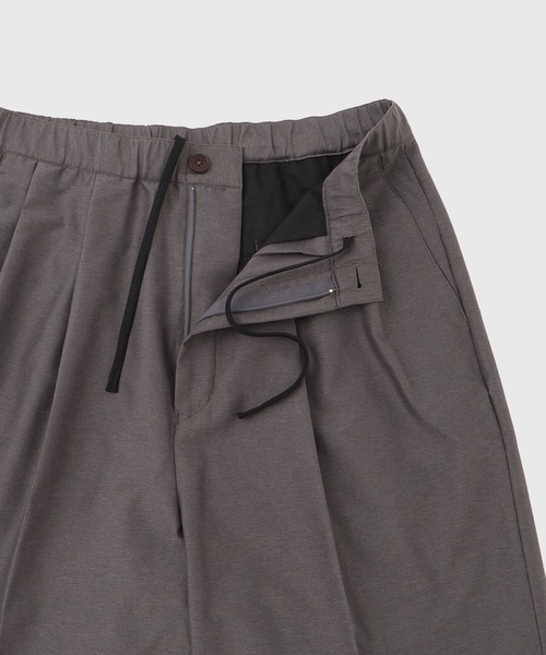 ADAM ET ROPE'(アダムエロペ)の「【ACT/アクト】超軽量 イージーショーツ / 速乾 / ストレッチ / イージーケア(その他パンツ・メンズ・ブラック/チャコールグレー・M/L)」の5枚目の写真