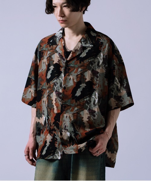 Crownor(クラウノアー)の「総柄 半袖 オープンカラーシャツ(シャツ/ブラウス・メンズ・A/T/B/D/E/I/C/M/N/O/P/R/S/その他6/その他14/その他15/その他16/その他17/その他18/その他4/その他7/その他9/その他12/その他1/その他2/その他3/その他5/その他11/その他8/その他10/その他13/その他19・MEDIUM/LARGE/SMALL)」の3枚目の写真