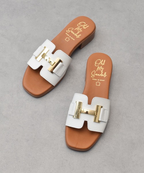 inter-chaussures（インターショシュール）の「【Oh my Sandals】メタルオーナメントミュールサンダル(E52300)（サンダル・レディース・ホワイト/ベージュ系その他/ブラック・37/39/38/36/35）」の2枚目の写真