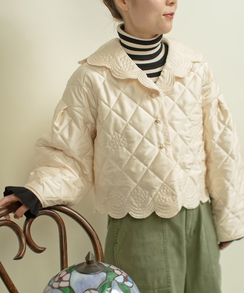 Dot＆Stripes CHILD WOMAN（ドットアンドストライプス　チャイルドウーマン）の「サテンキルトカットワーク はおりジャケット（テーラードジャケット・レディース・アイボリー/カーキ・FREE）」の2枚目の写真