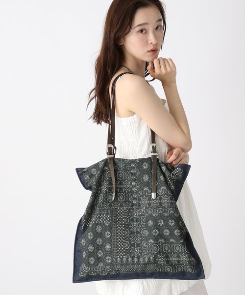 JEANASIS（ジーナシス）の「スカーフガラトートBAG/523876（トートバッグ・レディース・ブラック/ブラウン系その他・FREE）」の4枚目の写真