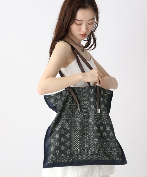 JEANASIS（ジーナシス）の「スカーフガラトートBAG/523876（トートバッグ・レディース・ブラック/ブラウン系その他・FREE）」の5枚目の写真