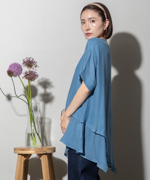 lodie(ロディ)の「イレギュラーヘム リラックスプルオーバー(シャツ/ブラウス・レディース・チャコールグレー/サックスブルー/ライトグリーン/アイボリー・FREE)」の15枚目の写真